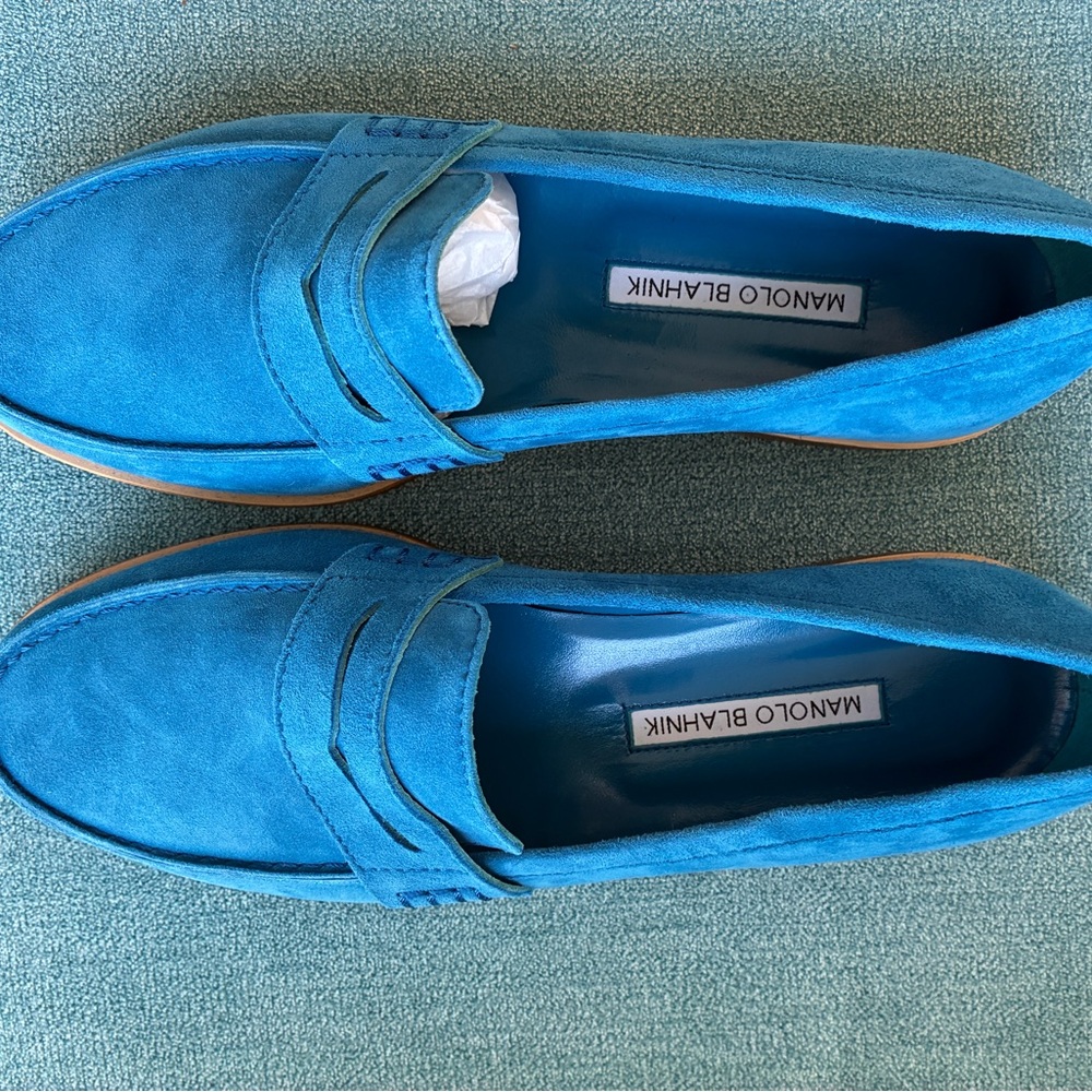 NIB Manolo Blahnik Perrita blue suede loafers